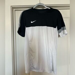Men’s Nike dri-fit size Medium exercise shirt